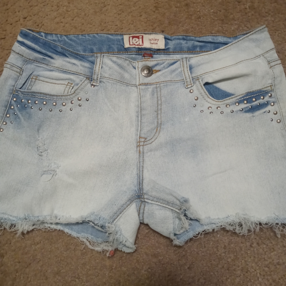 LEI ASHLEY LOWRISE SHORTS